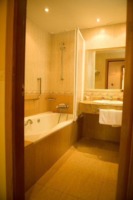 Hotel La Maruxina La Alameda de la Sagra Oda fotoğraf